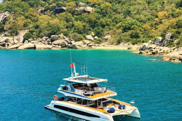 Главное изображение экскурсии - Утренний круиз «Ocean Classic» по заливу Нячанга на катамаране с обедом