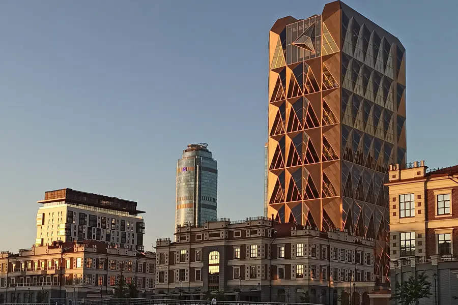 Пешеходная экскурсия по набережной «Между двух мостов» — фото 1