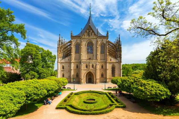 Виды Кутна Гора - храм из костей. 