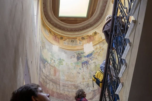 Виды Тбилиси за фасадом: парадные, легенды и лица старого города