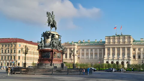 Истоки власти в России. Политика на сцене Петербурга