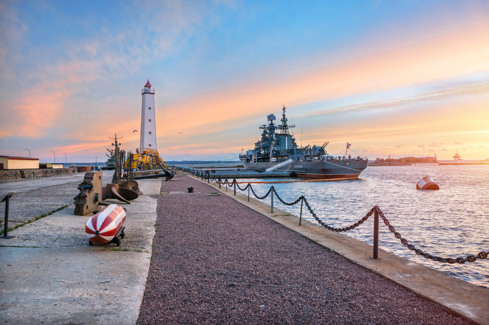 В Кронштадт с возвращением на метеоре: «Остров фортов» и Морской собор