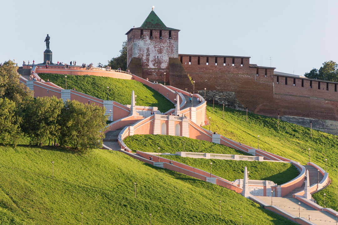 «Город на семи холмах»: прогулка с гидом на электроходе «Петергоф» — фото 2