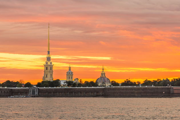 Фото к экскурсии Развод мостов только для вас. Водная прогулка на теплоходе «Адмирал»