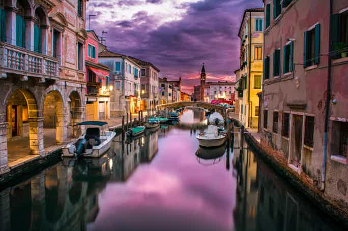 Fall in Love in Venice: Gondola Ride and Romantic Meal