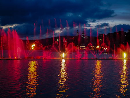 Поющие фонтаны