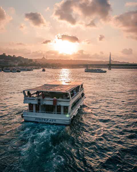 Bosphorus Dinner Night Cruise w/ Dance Show - photo 4