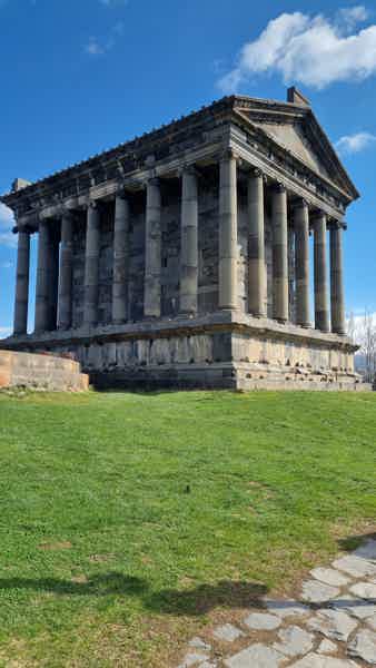 Сокровища армянского наследия: Храм Гарни и Монастырь Гегард - фото 3