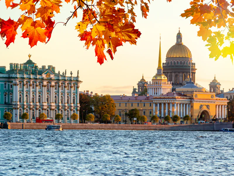 Обзорная по городу с экскурсией по Петропавловской крепости (собор+тюрьма) — фото 5, Санкт-Петербург | Покатаем
