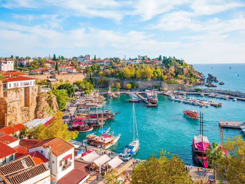 День на благоухающих историей улицах Анталии