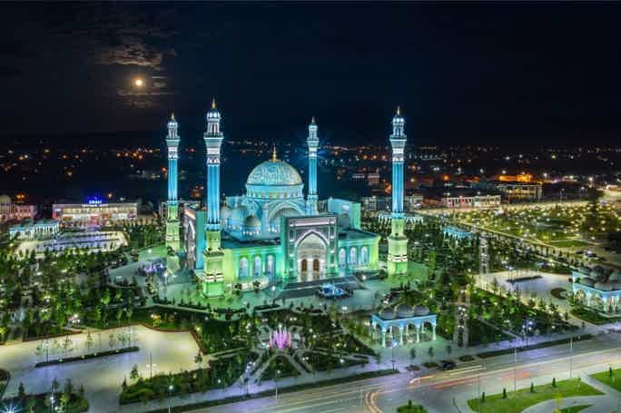 Вечерняя автопрогулка по трем главным мечетям Чечни, Лестница в небеса