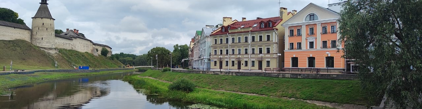 Крепости земли Псковской: Старый Изборск- Печоры.