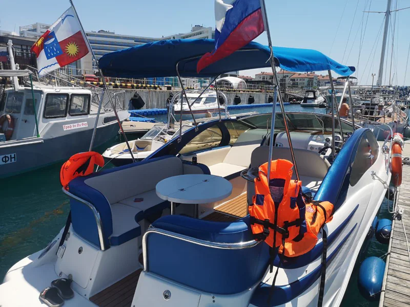 Яхты в аренду и морские прогулки из Адлера и Сочи — фото 1