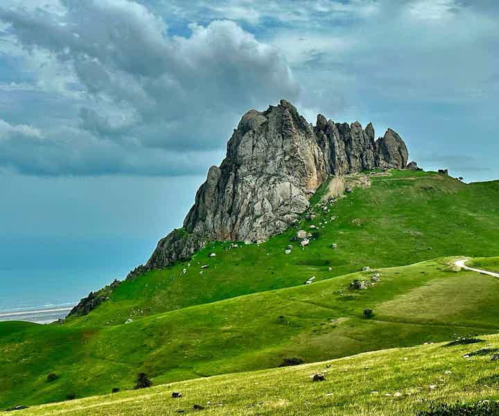 Загадочный край: гора Бешбармаг, Агатовые горы и Розовое озеро - фото 6