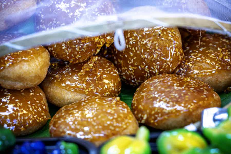 Шведский стол в ресторане Nha Trang Xua с традиционной кухней - фото 1