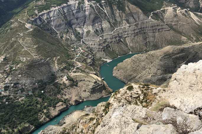 Сулакский каньон и бархан Сарыкум 