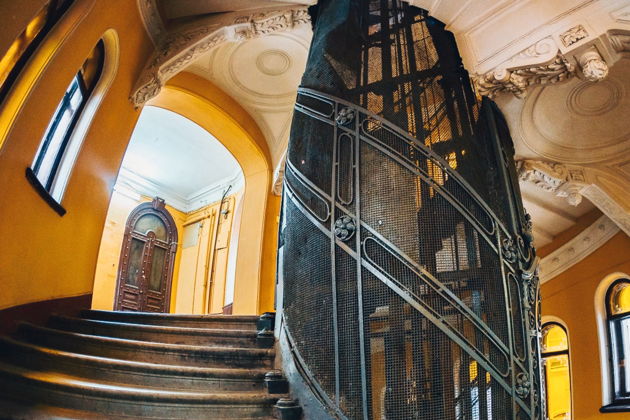 Фото к экскурсии Дворы и Парадные Петербурга