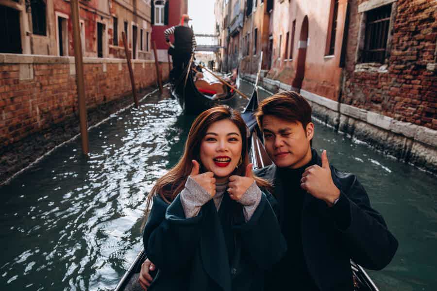 Venice: Private Gondola Ride along Grand Canal - photo 3