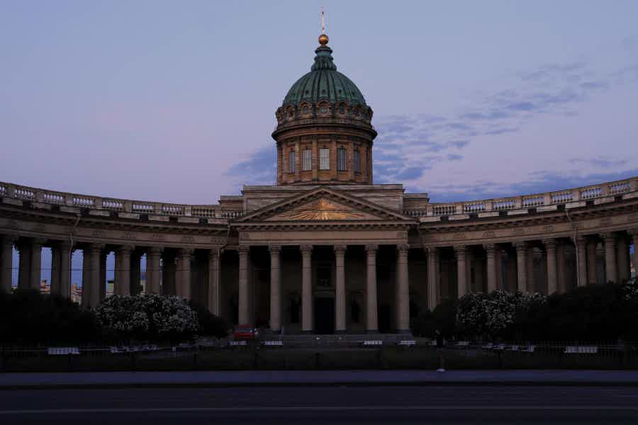 Самостоятельная экскурсия "Большая прогулка по Легендам Санкт-Петербурга" - фото 1