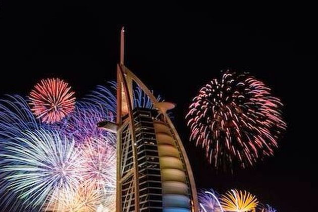 Виды Новый год 2026 на мегаяхте «Лотус»