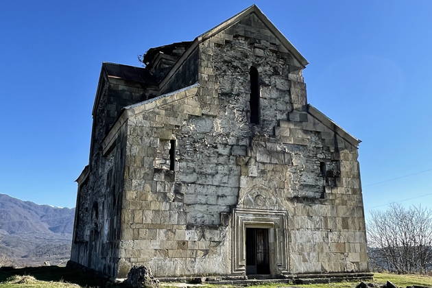 Гагра, город-призрак, соборы и термальный источник Кындыг