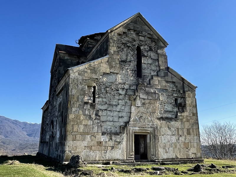 Гагра, город-призрак, соборы и термальный источник Кындыг