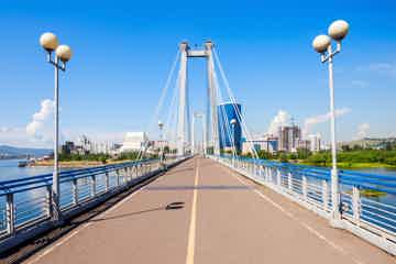 Проплыть под мостами