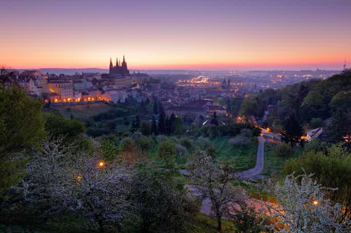 Prague: Ghost Walking Tour Where Legends Come To Life