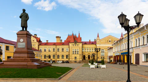 Обзорная прогулка по городу старинных вывесок