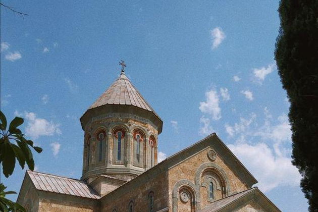 Виды Цинандали — история княжеского поместья и посещение Сигнаги с дегустацией