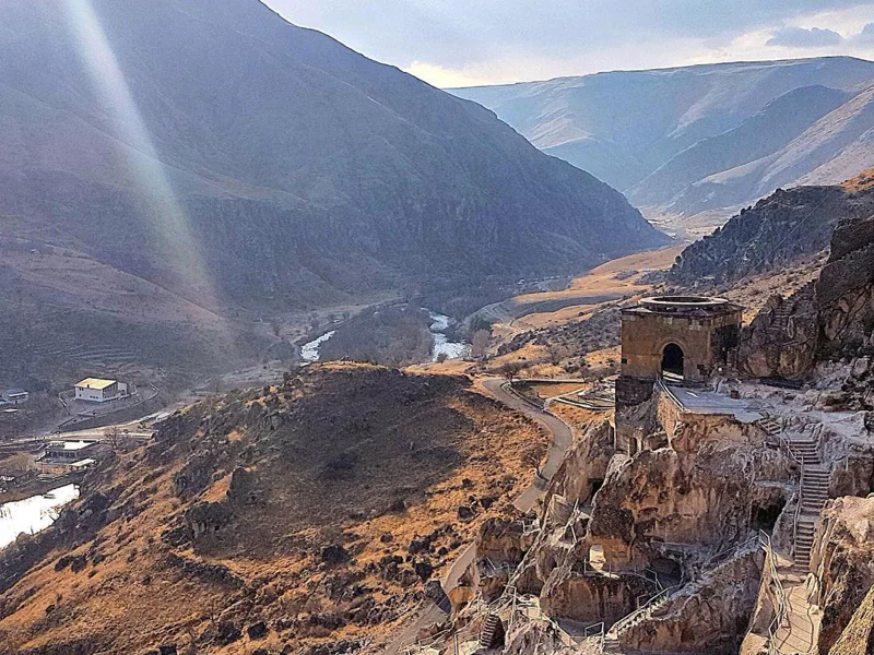 Экскурсия в парк Боржоми, крепость Рабат и пещерный город Вардзия — фото 6, Батуми | Покатаем