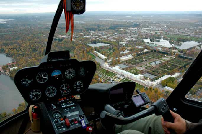 Полет на вертолете над Петергофом