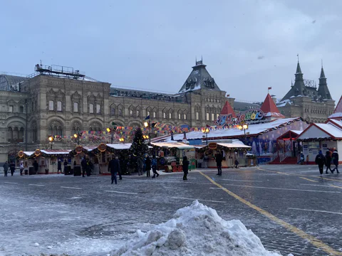 Групповой тур от Театральной до Красной площади — «В поисках Нового года»