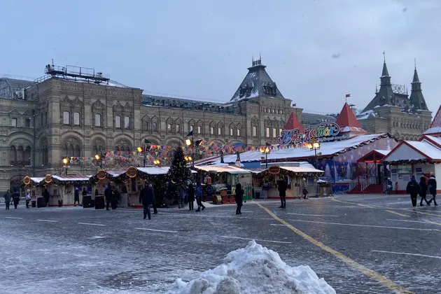 Групповой тур от Театральной до Красной площади — «В поисках Нового года»