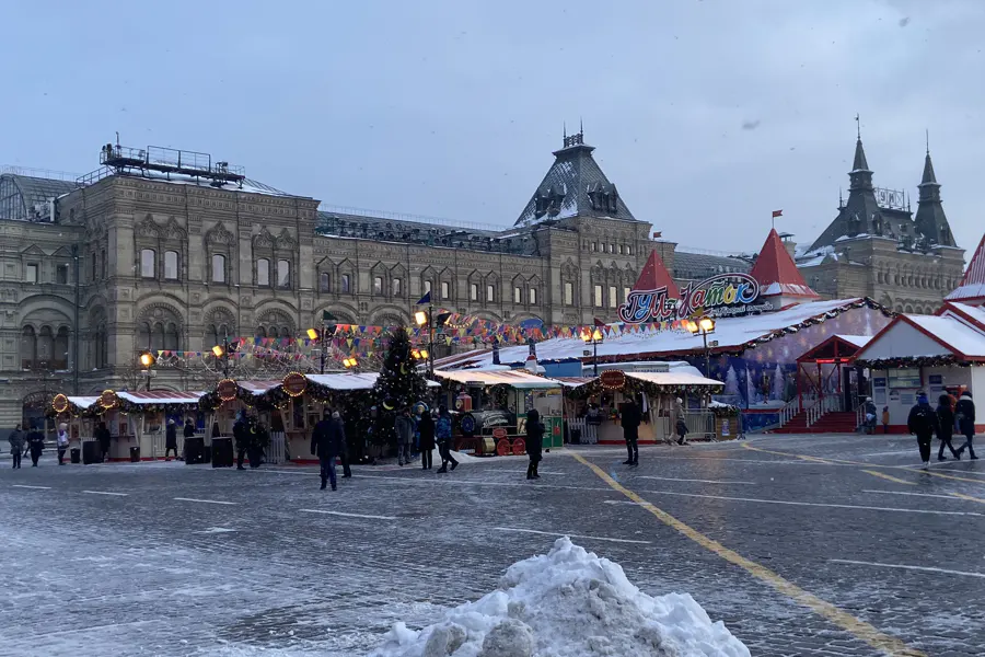 Групповой тур от Театральной до Красной площади — «В поисках Нового года» — фото 1