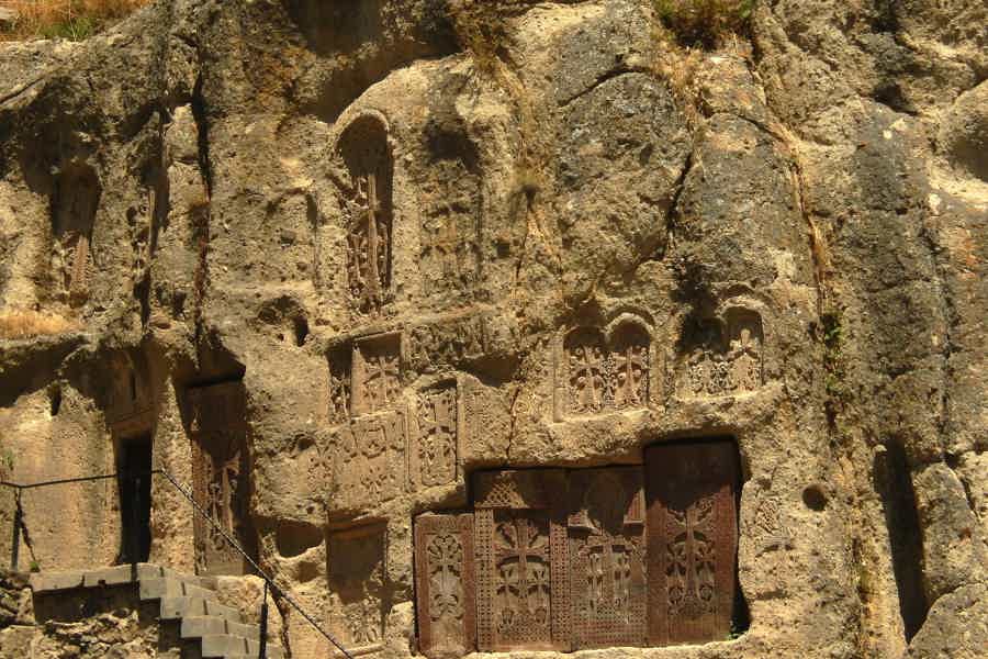 Армения языческая, христианская и величественный Арарат - фото 2