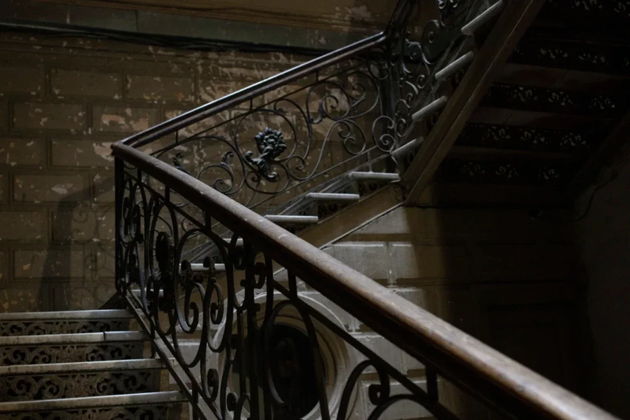 Виды Тбилиси за фасадом: парадные, легенды и лица старого города