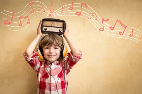 Детское радио: экскурсия по первой детской радиостанции страны