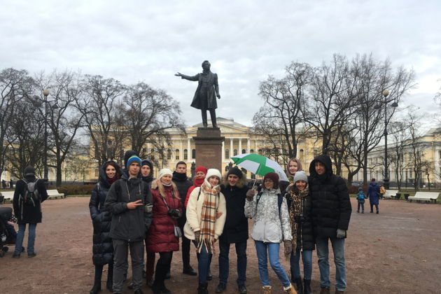 Фото к экскурсии Обзорная прогулка по Центру с коренным петербуржцем