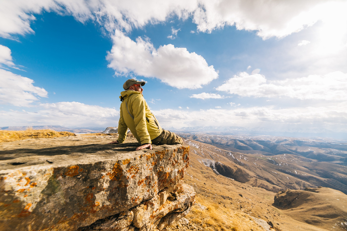 На плато Бермамыт в мини-группе на рассвете, днем или на закате