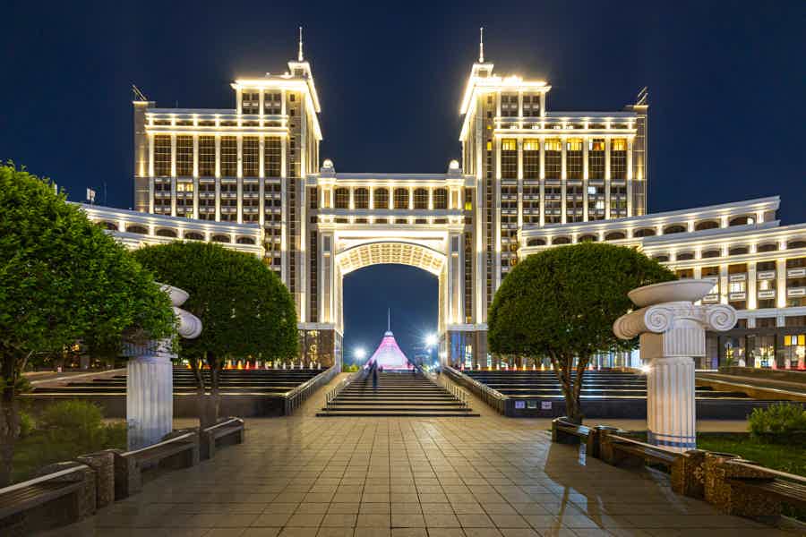 Астана ночью: огни, архитектура и волшебство столицы - фото 6