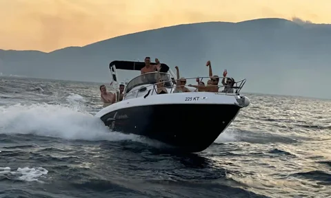 Boat Tour with Blue Cave visit and Boka Bay
