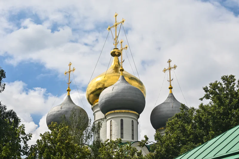 Новодевичье кладбище и прогулка вдоль стен монастыря — фото 1