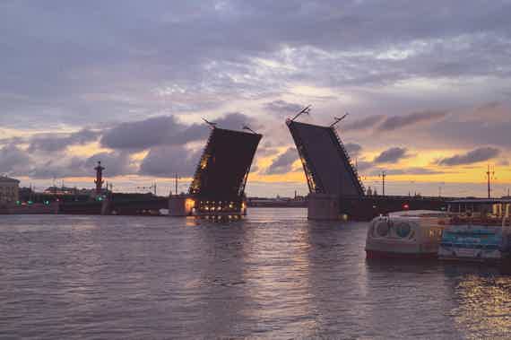 Северные острова, каналы и развод мостов
