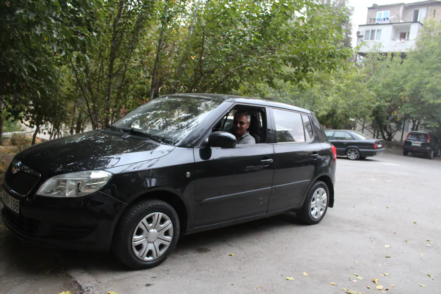 Трансфер из аэропорта на автомобиле Шкода Фабиа — фото 1