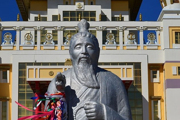 Виды Элиста — степная жемчужина 