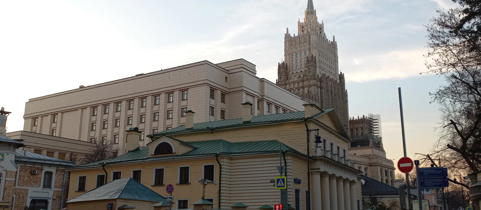 Особняки и модерн в переулках от Арбата до Пречистенки — экскурсия, Москва, Россия | Покатаем