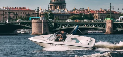 Прогулка на катере по рекам и каналам Санкт-Петербурга