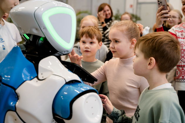 Робот - друг человека