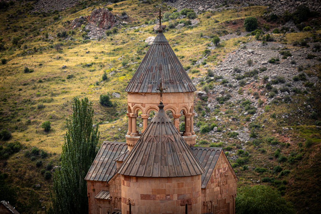 Открой настоящую Армению: Хор Вирап, Нораванк, Джермук и Арени — фото 6